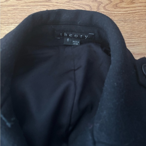 Theory black jacket in good condition. - Picture 2 of 3